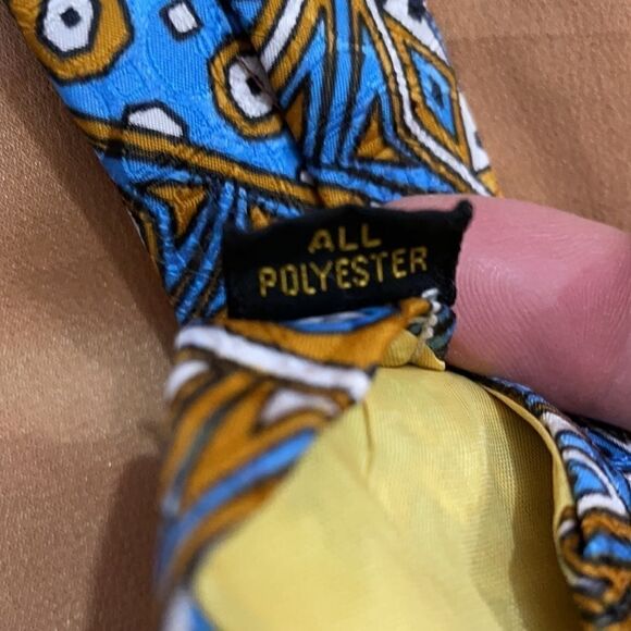 Vintage Blue and Gold Patterned neck tie - from Gimbels - Picture 4 of 4